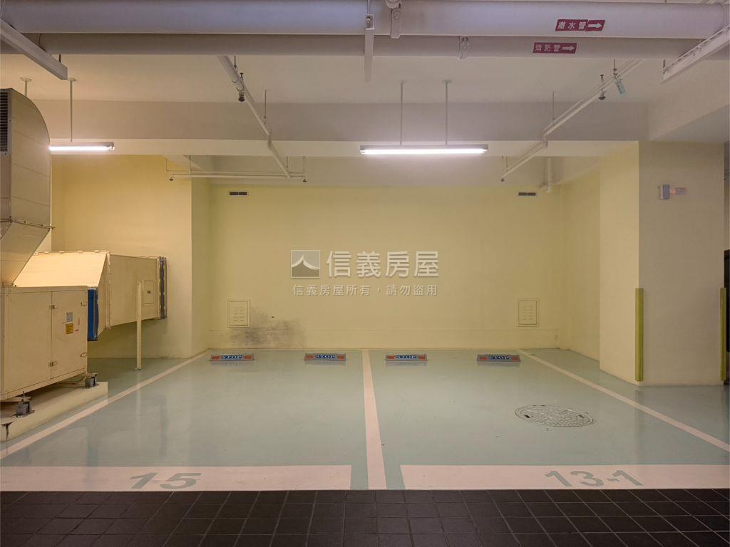 享京城稀有戶型美邸平車房屋室內格局與周邊環境