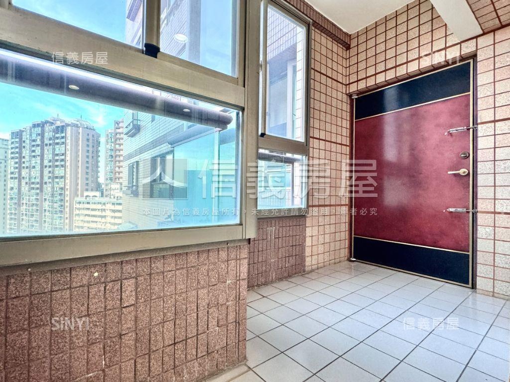 店長推！近巨蛋４房雙車位房屋室內格局與周邊環境