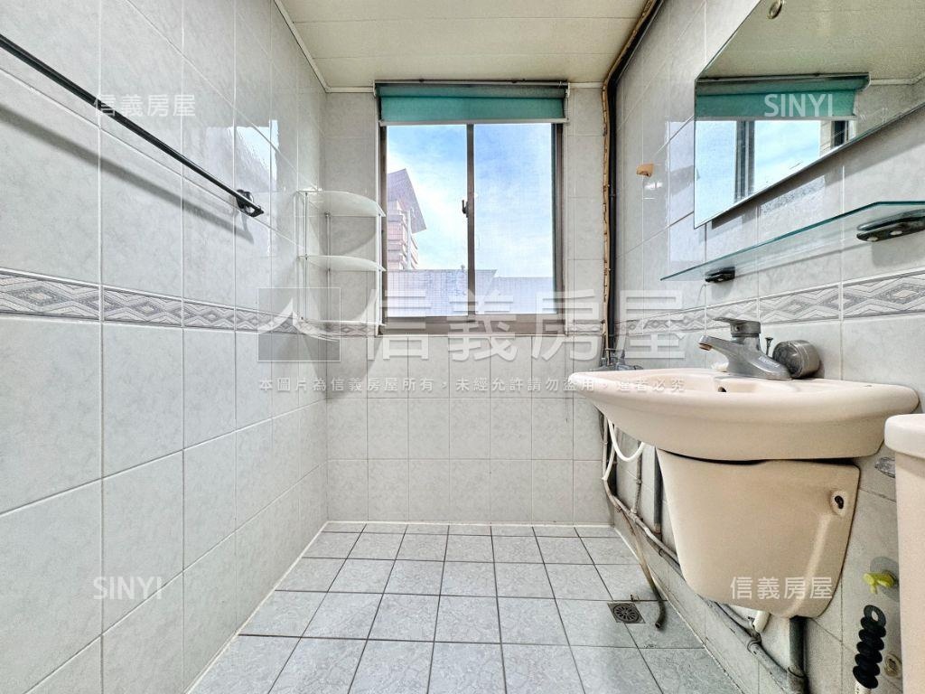 店長推！近巨蛋４房雙車位房屋室內格局與周邊環境