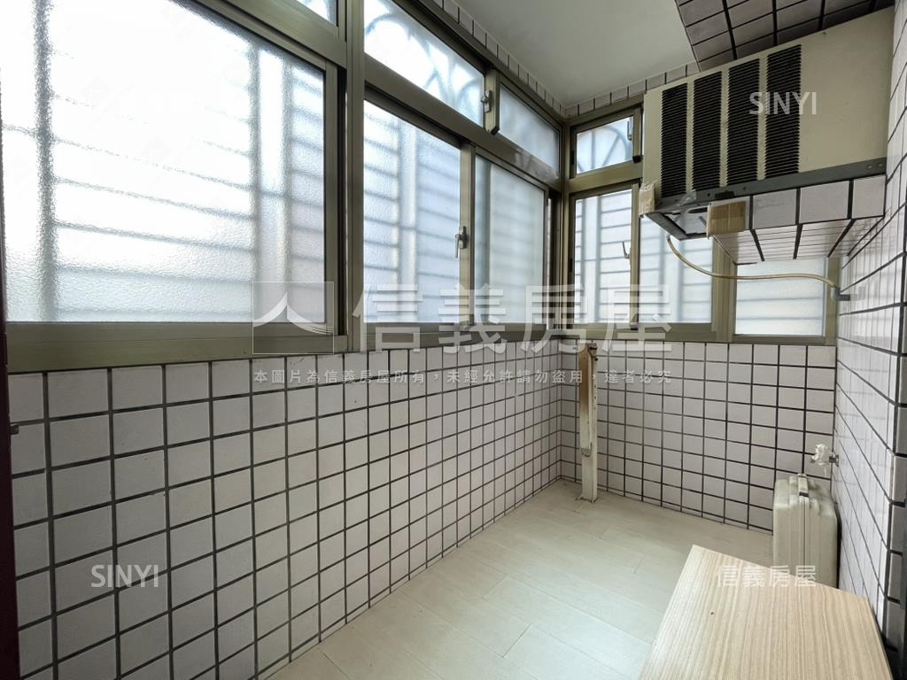 中山路大四房平面車位房屋室內格局與周邊環境