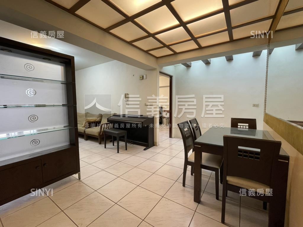 中山路大四房平面車位房屋室內格局與周邊環境