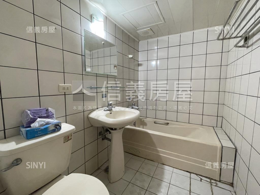 中山路大四房平面車位房屋室內格局與周邊環境