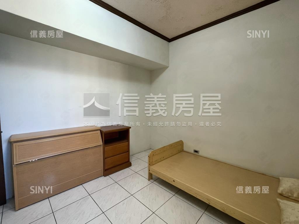 中山路大四房平面車位房屋室內格局與周邊環境