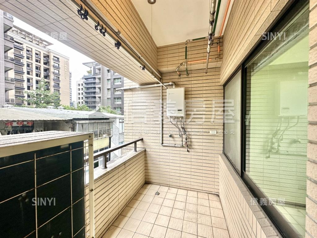 首席第一道美三房露臺房屋室內格局與周邊環境