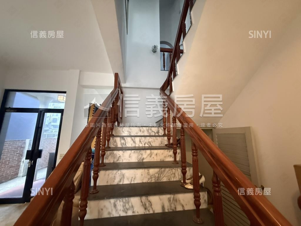 公園路大地坪透天房屋室內格局與周邊環境