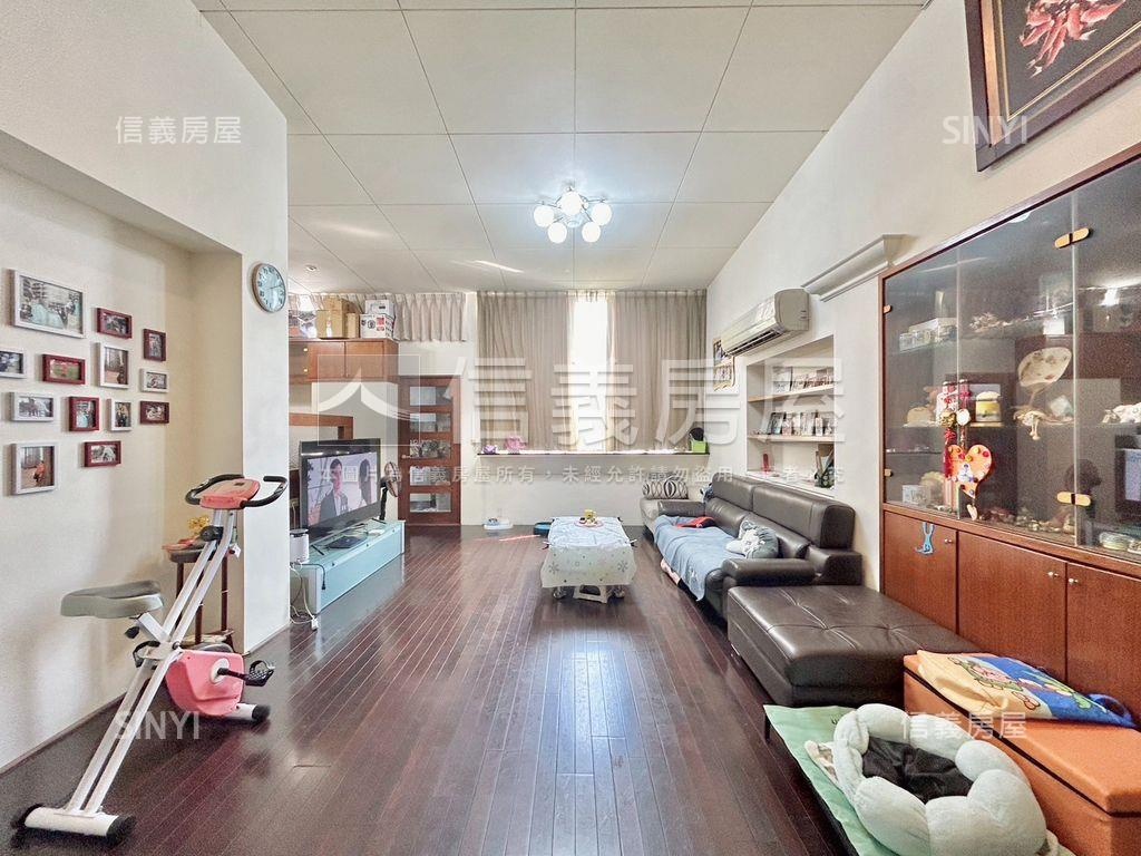 雪梨新世紀四房附車位房屋室內格局與周邊環境