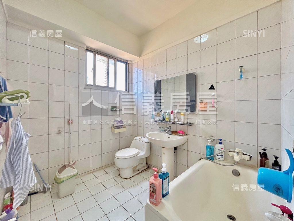 雪梨新世紀四房附車位房屋室內格局與周邊環境