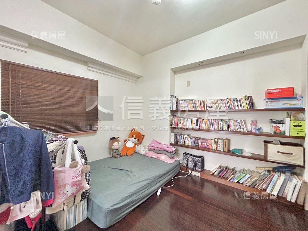 雪梨新世紀四房附車位房屋室內格局與周邊環境