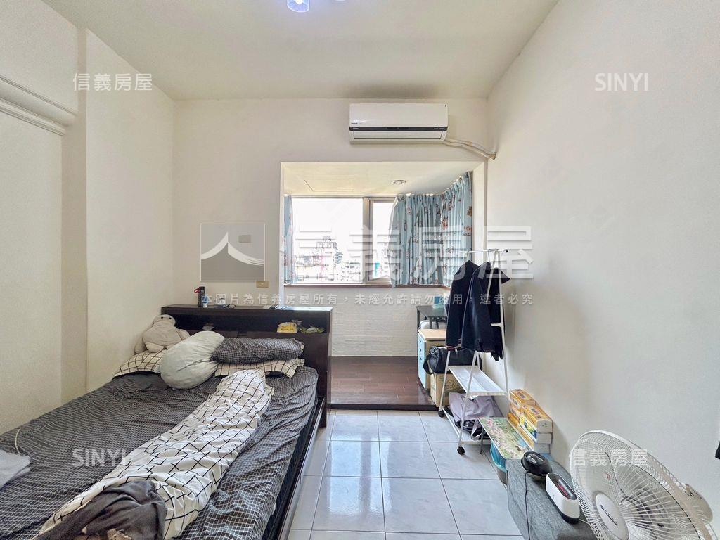 雪梨新世紀四房附車位房屋室內格局與周邊環境