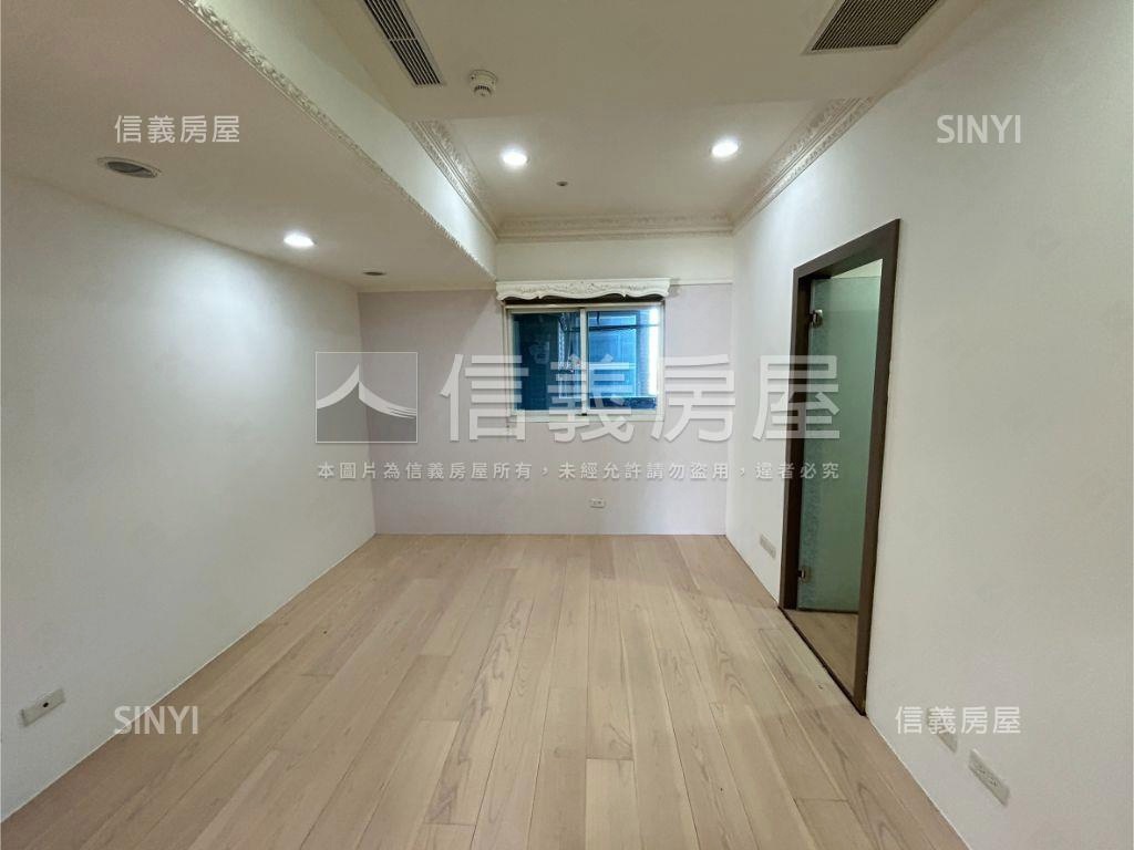 專任湯泉首席河岸美景房屋室內格局與周邊環境