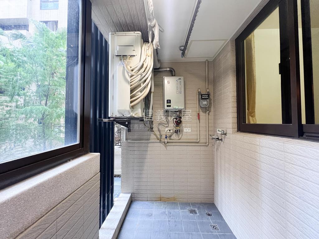 蔚城稀有釋出質感四房車位房屋室內格局與周邊環境