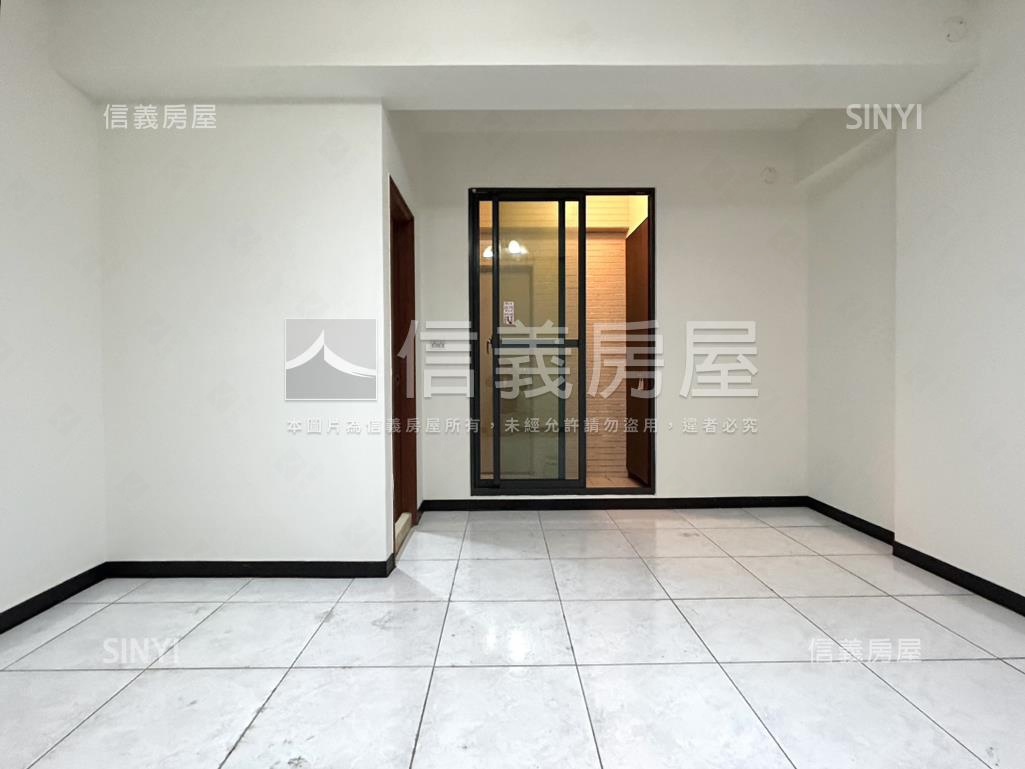 鄭仔寮｜棒球場面寬雙車墅房屋室內格局與周邊環境