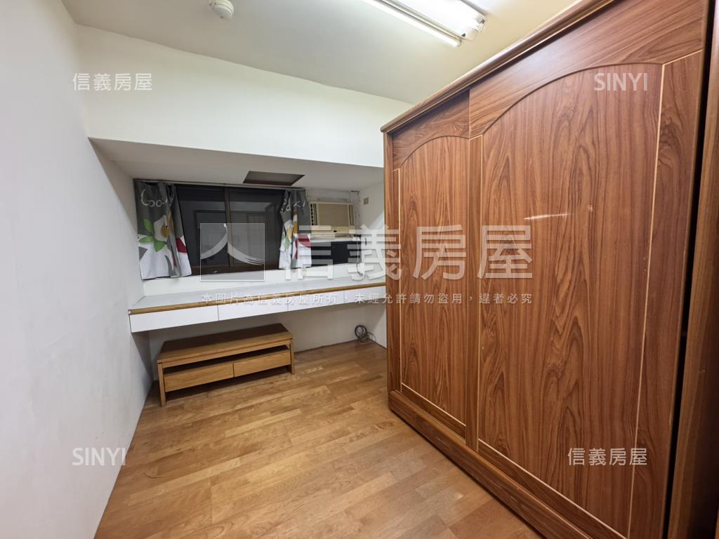 雄霸雙星電梯２房房屋室內格局與周邊環境