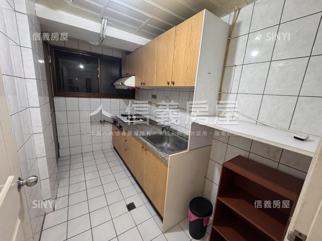 雄霸雙星電梯２房房屋室內格局與周邊環境