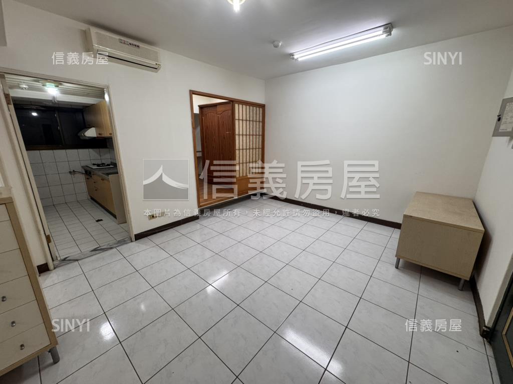 雄霸雙星電梯２房房屋室內格局與周邊環境