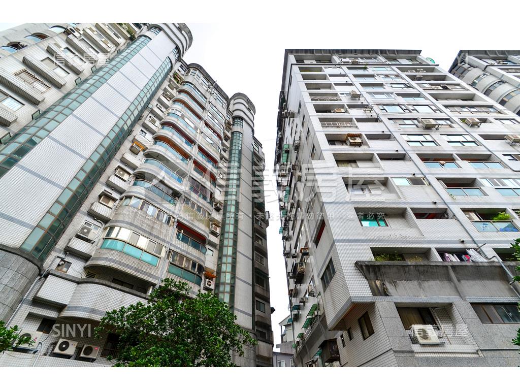 雄霸雙星電梯２房房屋室內格局與周邊環境