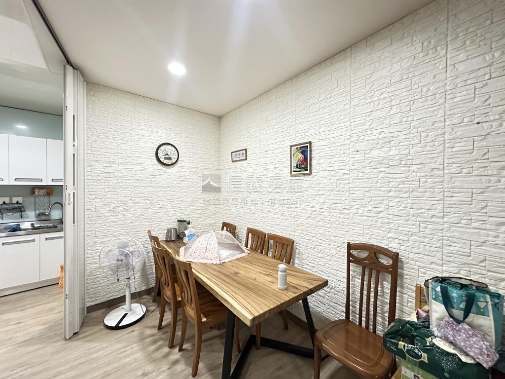 中正路一段稀有店住透天房屋室內格局與周邊環境