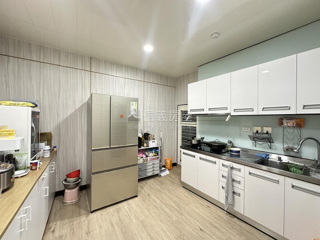 中正路一段稀有店住透天房屋室內格局與周邊環境