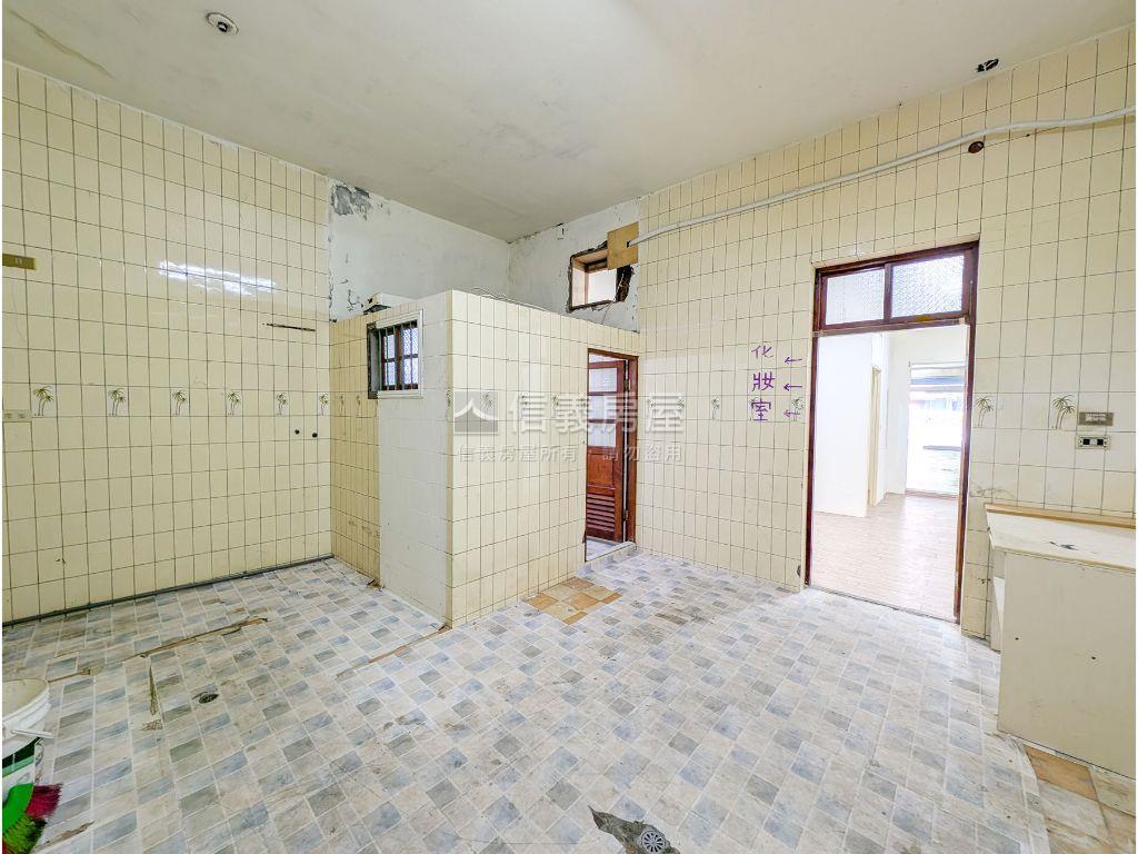 中正路一段稀有店住透天房屋室內格局與周邊環境