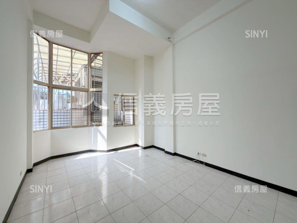 研究苑稀有邊間透天房屋室內格局與周邊環境