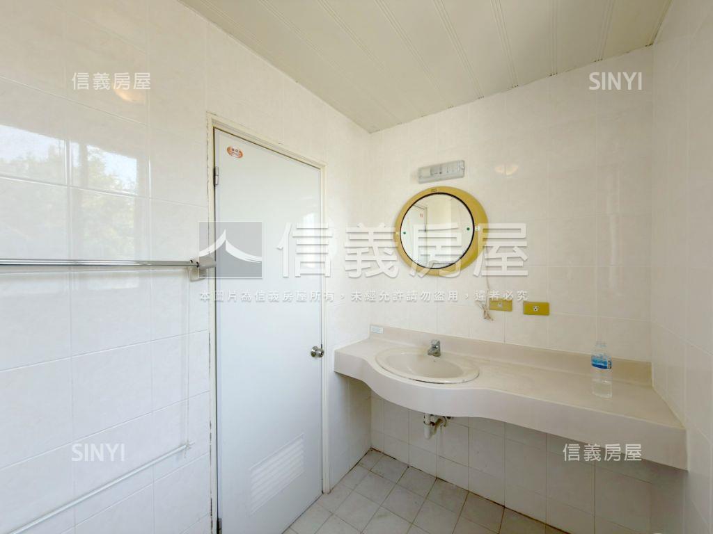 研究苑稀有邊間透天房屋室內格局與周邊環境