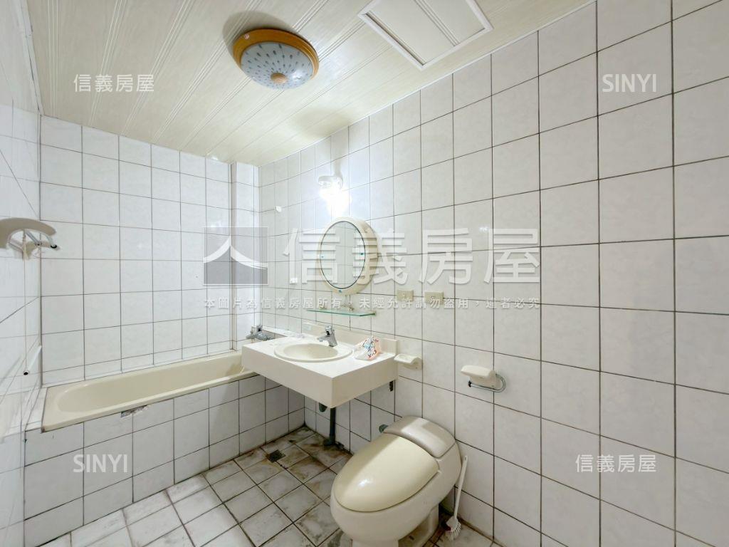 研究苑稀有邊間透天房屋室內格局與周邊環境