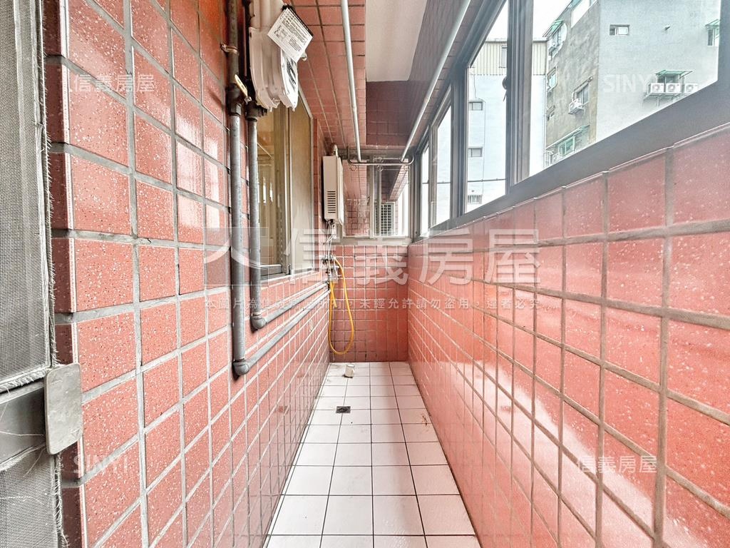 淡江柏園低總大空間房屋室內格局與周邊環境