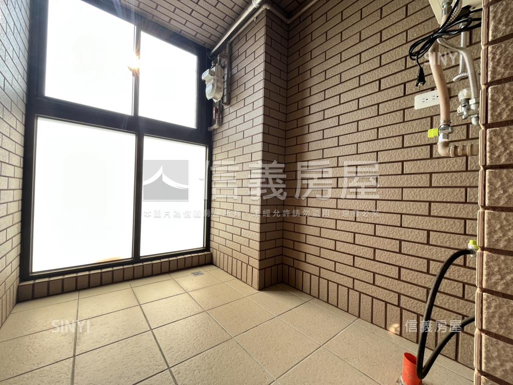 文華漾精美兩房車位房屋室內格局與周邊環境