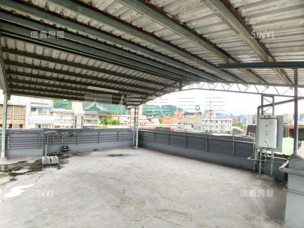 木新路三段獨棟電梯大戶房屋室內格局與周邊環境