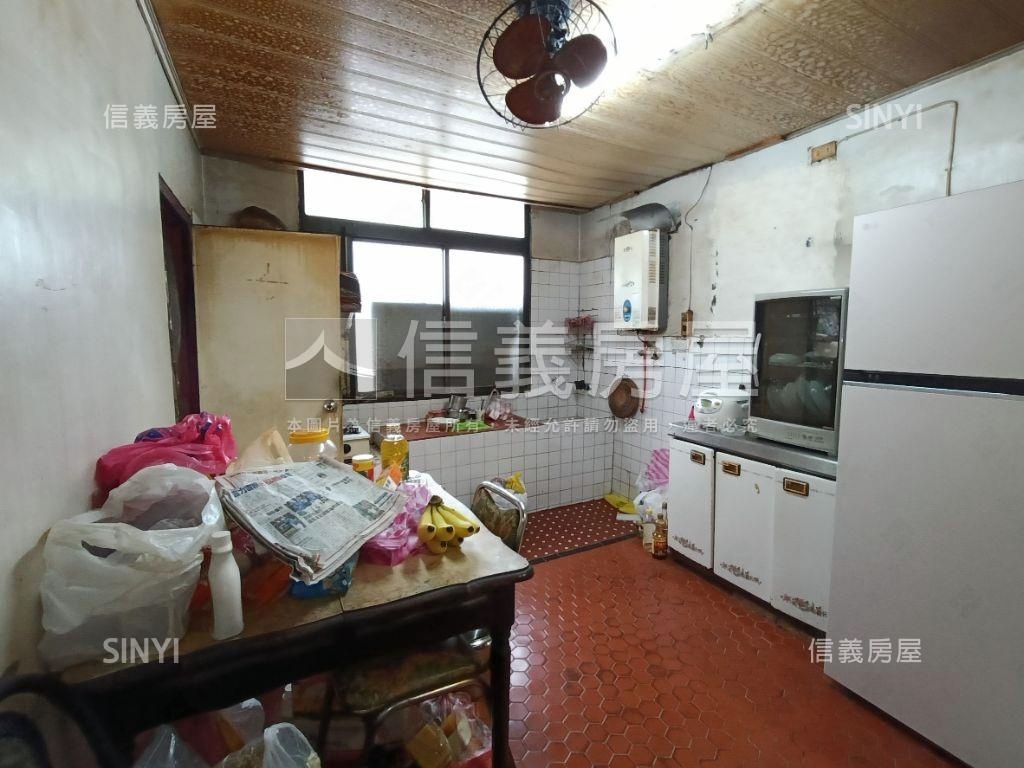 保安街邊間二樓公寓房屋室內格局與周邊環境