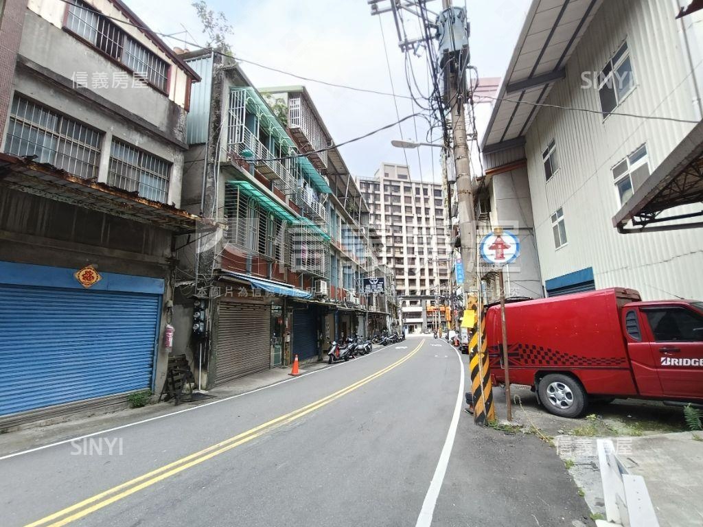 保安街邊間二樓公寓房屋室內格局與周邊環境