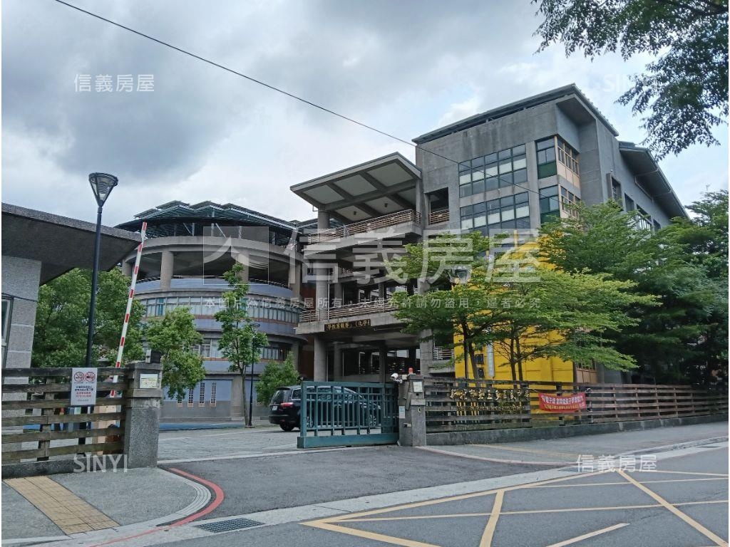 保安街邊間二樓公寓房屋室內格局與周邊環境