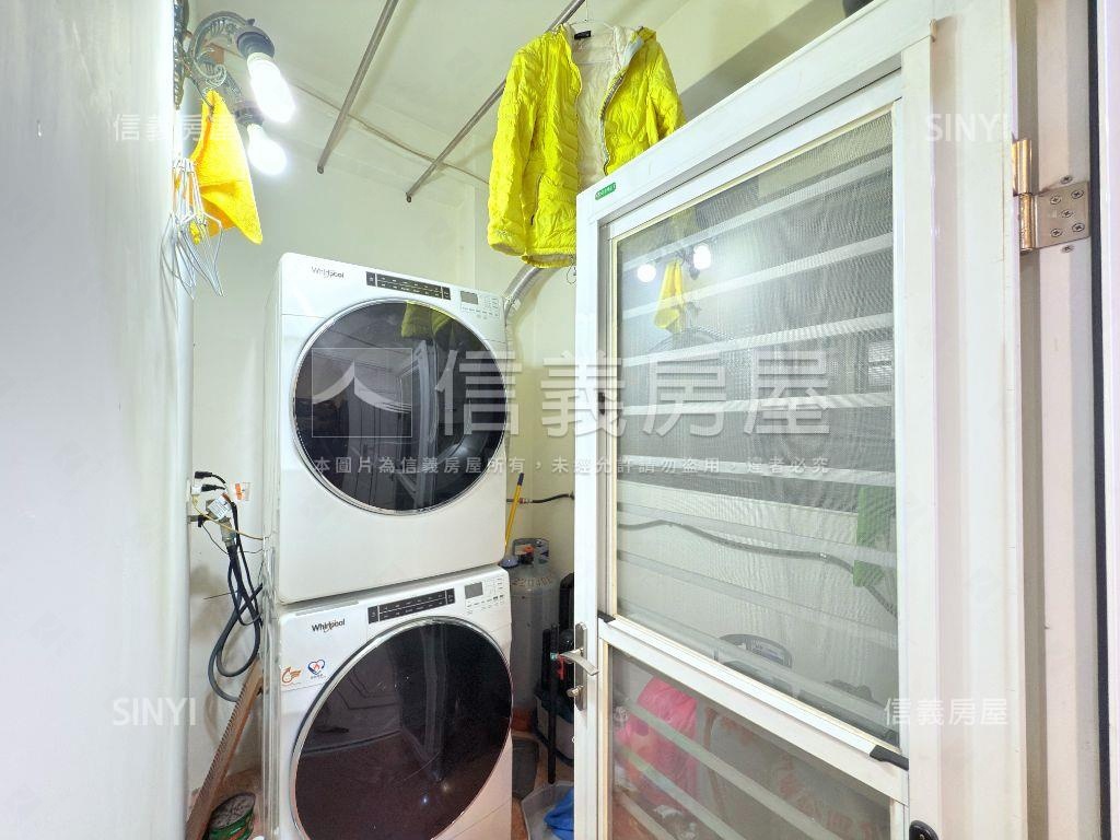 中正路燙金店面房屋室內格局與周邊環境