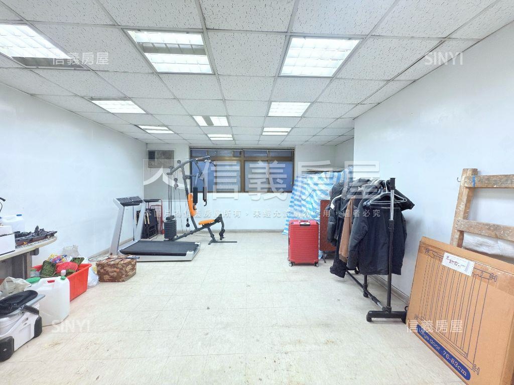 中正路燙金店面房屋室內格局與周邊環境