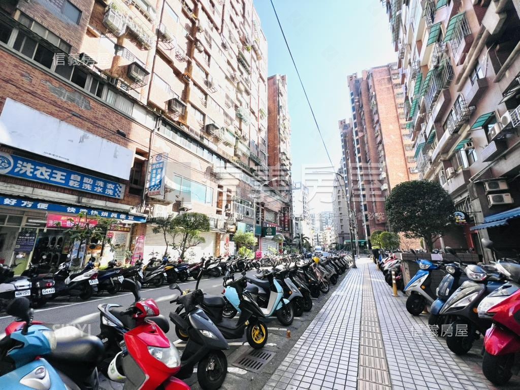 美國華城✯大面寬店面房屋室內格局與周邊環境