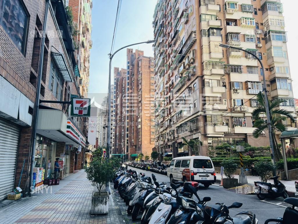 美國華城✯大面寬店面房屋室內格局與周邊環境