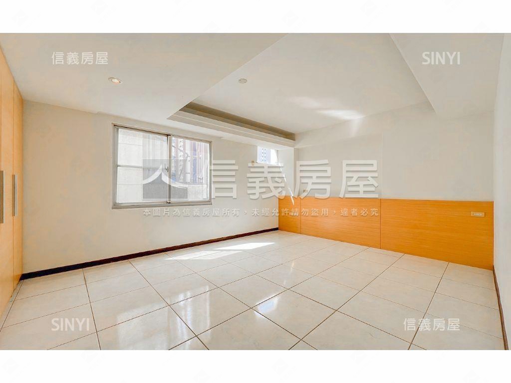 臨未來漢神百貨１１期角墅房屋室內格局與周邊環境