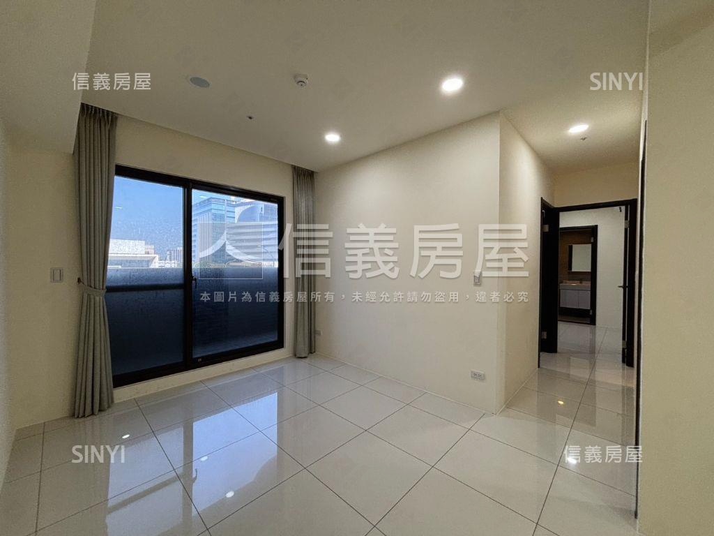 近站前大露臺☆詠美館三房房屋室內格局與周邊環境