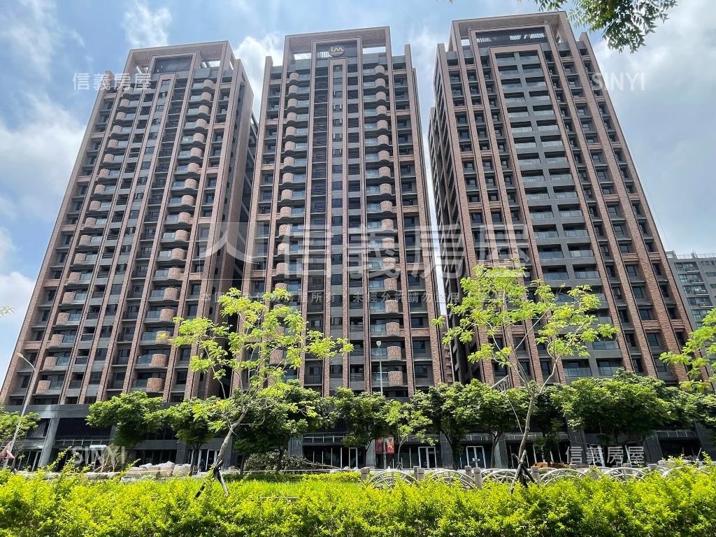 近站前大露臺☆詠美館三房房屋室內格局與周邊環境
