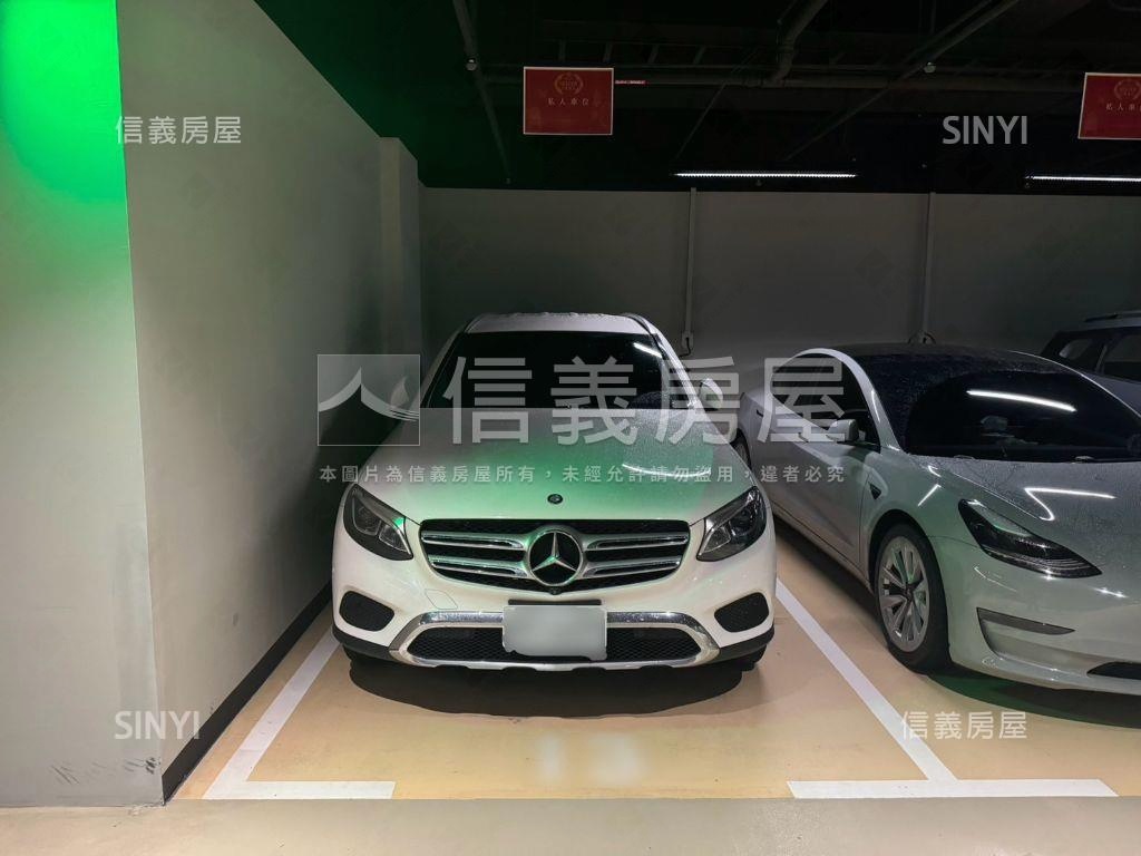 香榭帝寶．奢華３房房屋室內格局與周邊環境