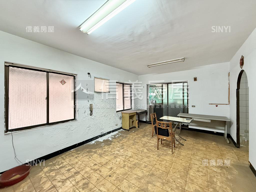 一層一戶四面採光二樓寓邸房屋室內格局與周邊環境