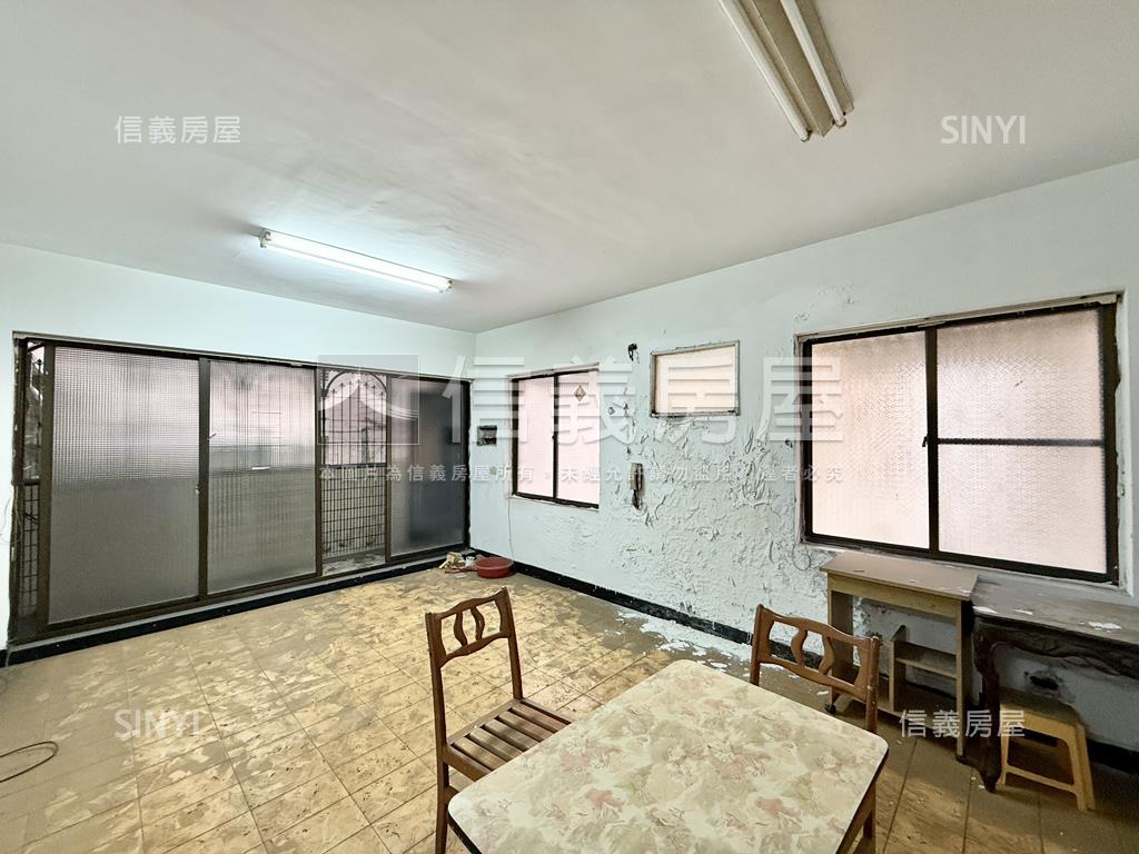 一層一戶四面採光二樓寓邸房屋室內格局與周邊環境