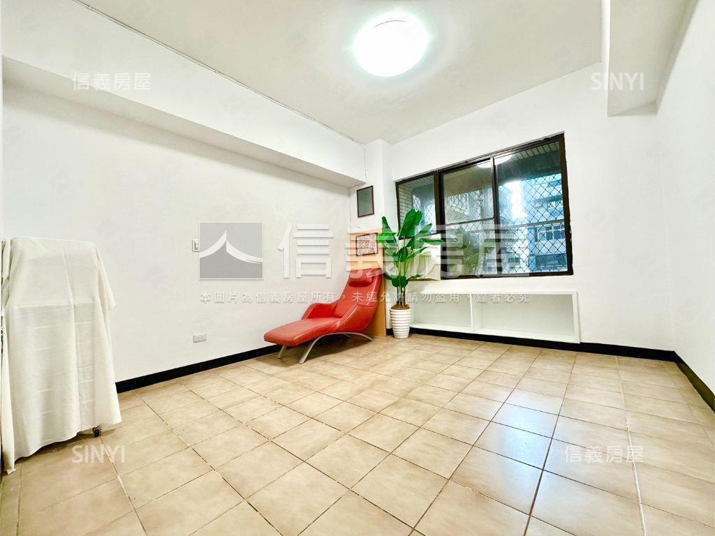 板橋五鐵共構豪美天空別墅房屋室內格局與周邊環境