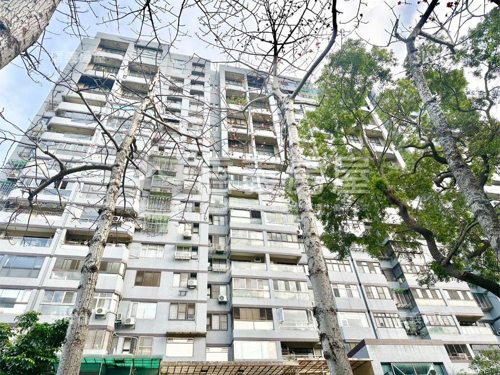 板橋五鐵共構豪美天空別墅房屋室內格局與周邊環境