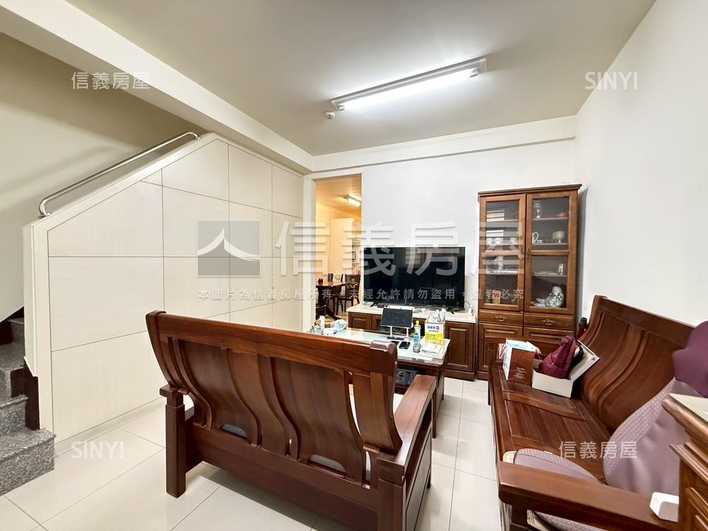 全新整理黎明新村房屋室內格局與周邊環境