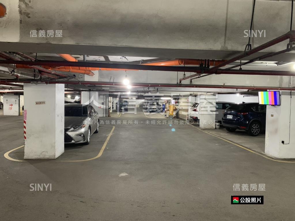 稀有重慶南路黃金店辦房屋室內格局與周邊環境