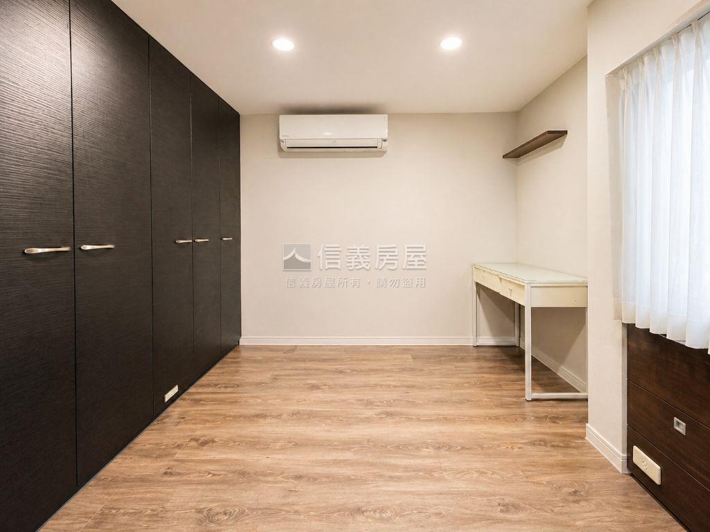 ［專任］凱撒挑高兩房平車房屋室內格局與周邊環境