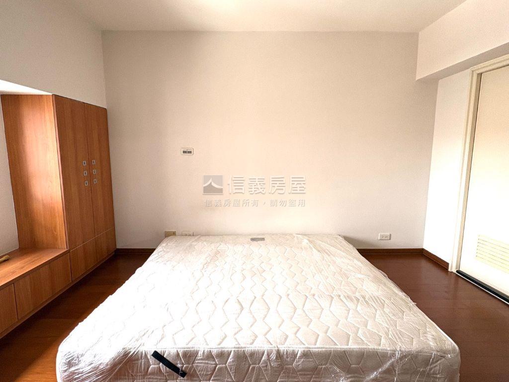 ［專任］凱撒挑高兩房平車房屋室內格局與周邊環境