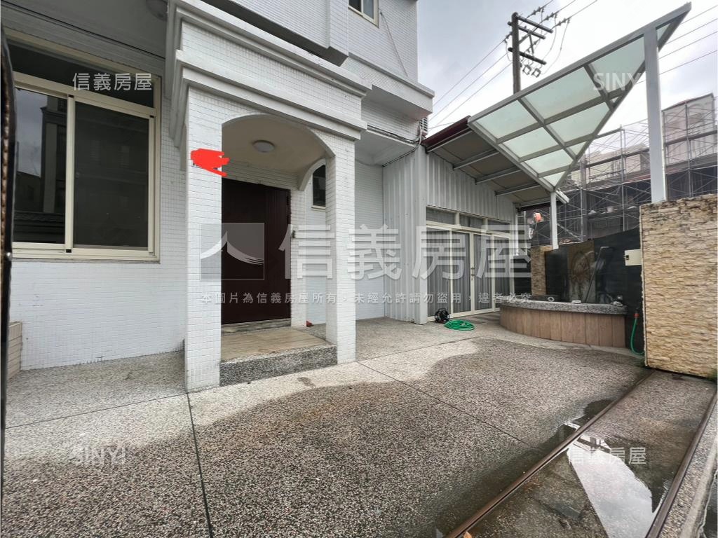 近１４期角間臨路美透天房屋室內格局與周邊環境