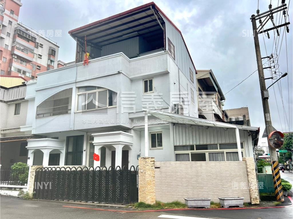 近１４期角間臨路美透天房屋室內格局與周邊環境